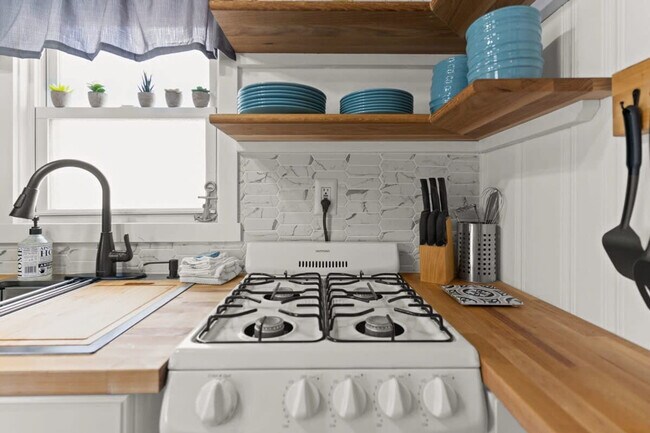 Building Photo - 30 Highland Ave