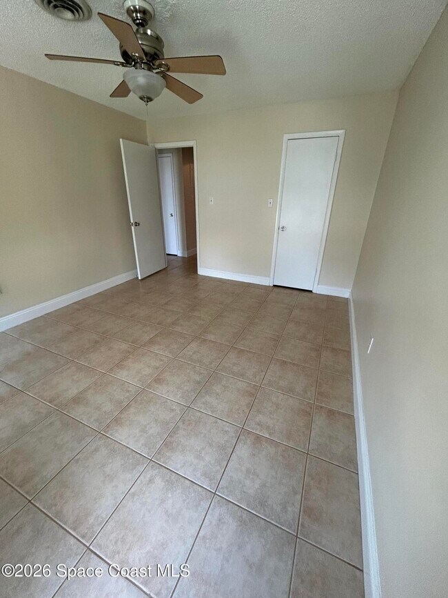 Building Photo - 310 Taylor Ave