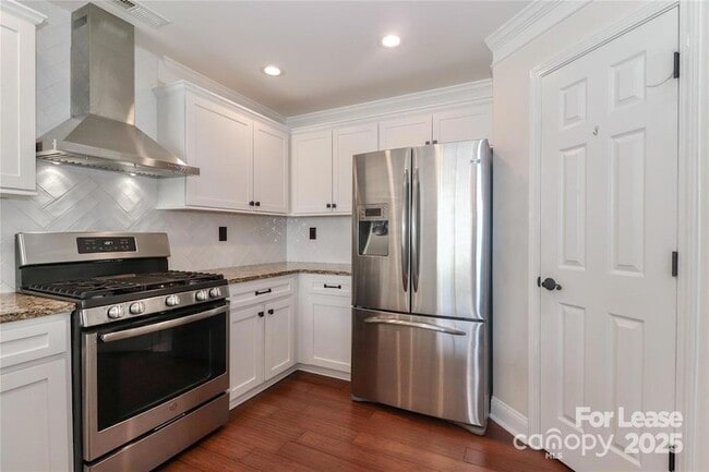 Building Photo - 9408 Meadowmont View Dr