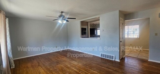 Building Photo - 167 Judson St
