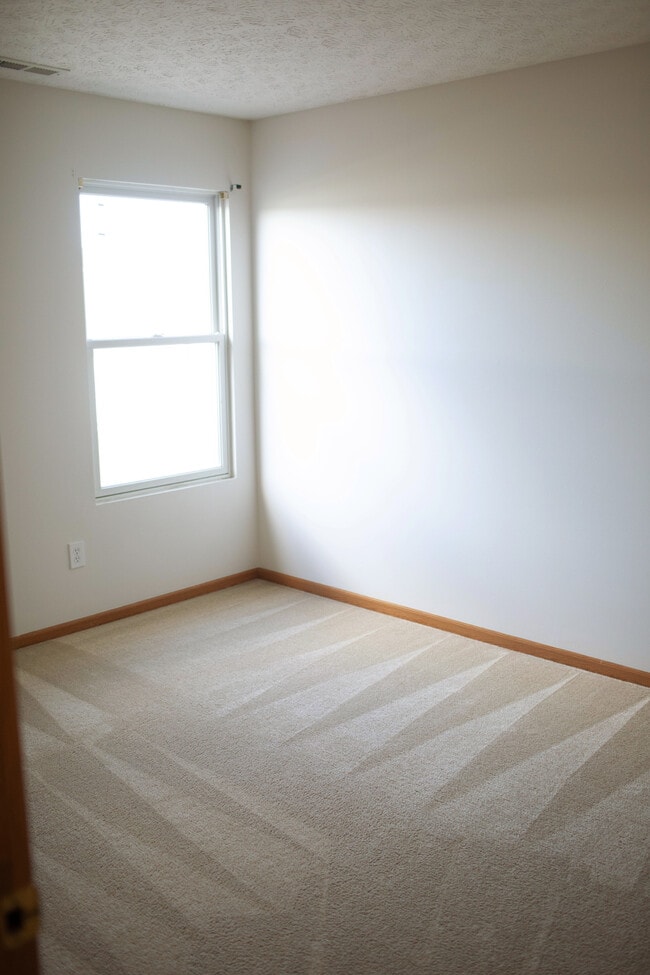 Building Photo - 5502 Poolbeg St