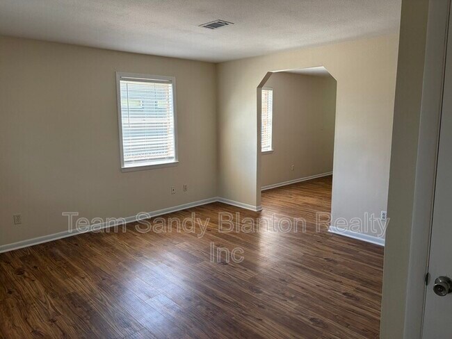 Building Photo - 204 Brandywine Rd