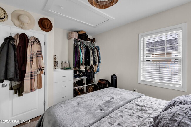 Building Photo - 1215 Lister St