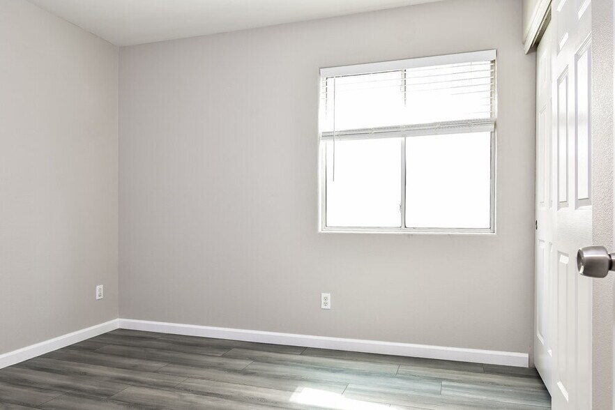 Building Photo - 7833 Lovely Pine Pl