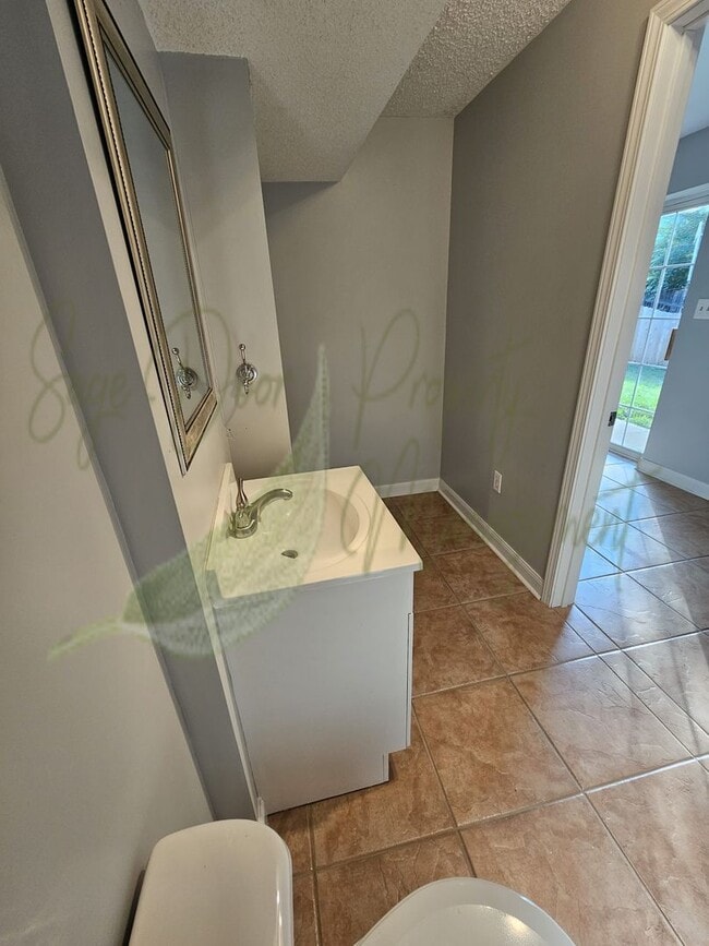 Building Photo - BEAUTIFUL HOME!!!