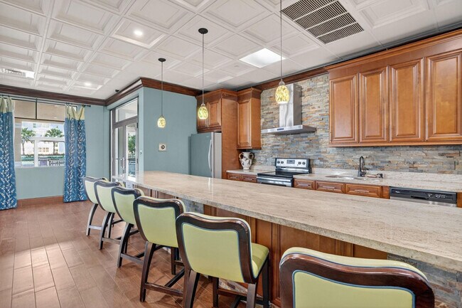 Building Photo - 3020 NE 32nd Ave