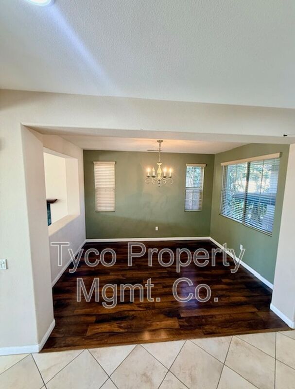 Building Photo - 5215 Sandbar Cove Way