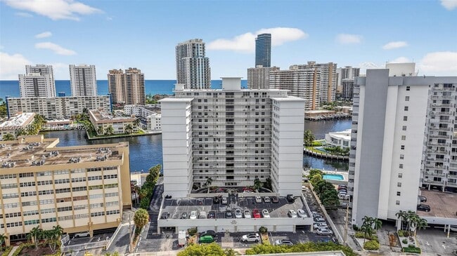 Building Photo - 121 Golden Isles Dr