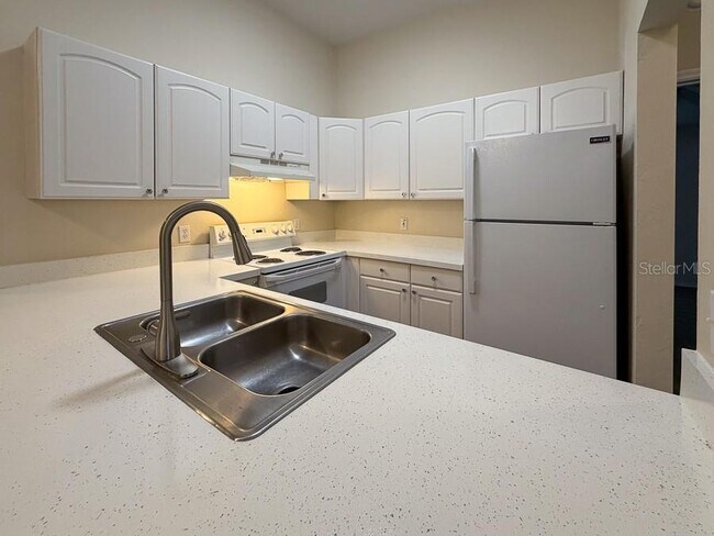 Building Photo - 4003 SW 27th St