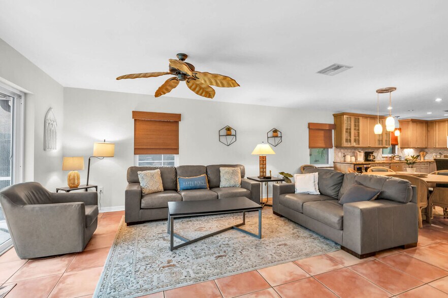 Building Photo - 650 93rd Ave N