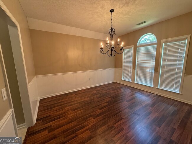 Building Photo - 525 St Andrews Cir