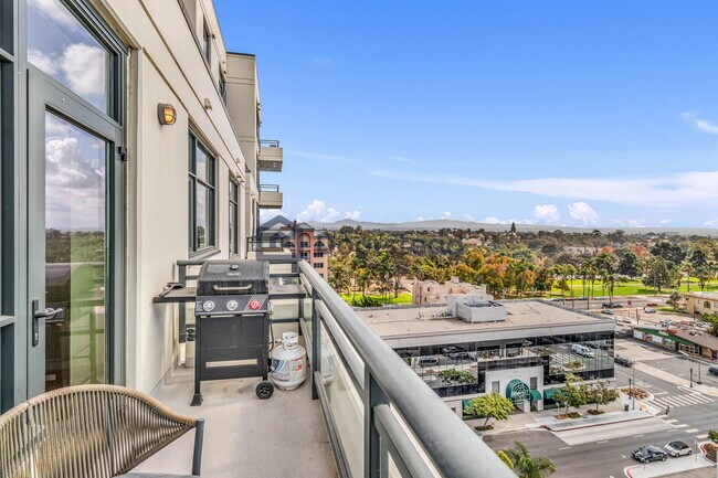 Building Photo - 475 Redwood St