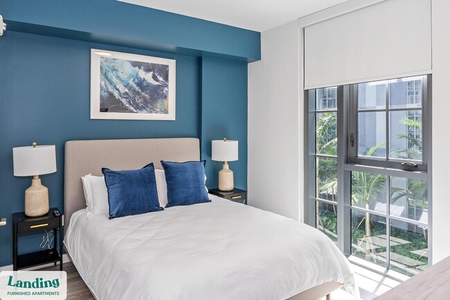 Building Photo - 305 Laredo Dr