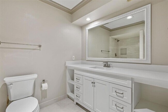 Building Photo - 5009 Pemberton Ln