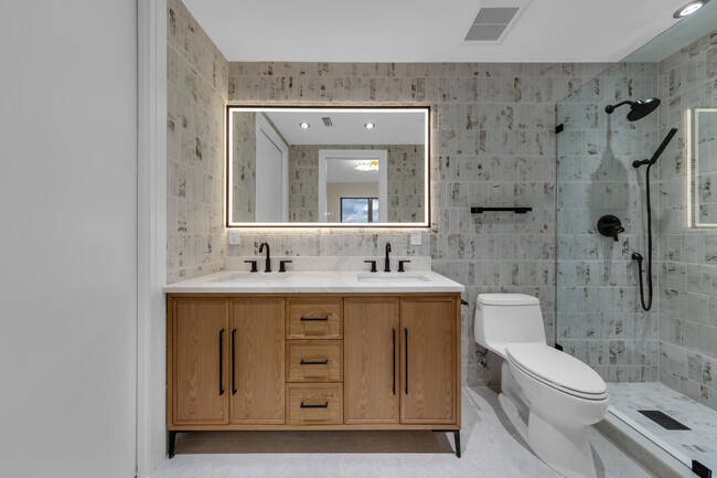 Building Photo - 7351 Promenade Dr