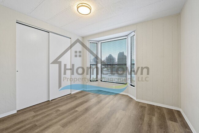 Building Photo - 2-Bedroom 2-Bathroom Home with Off-Street Parking Available in Coeur d’Alene!