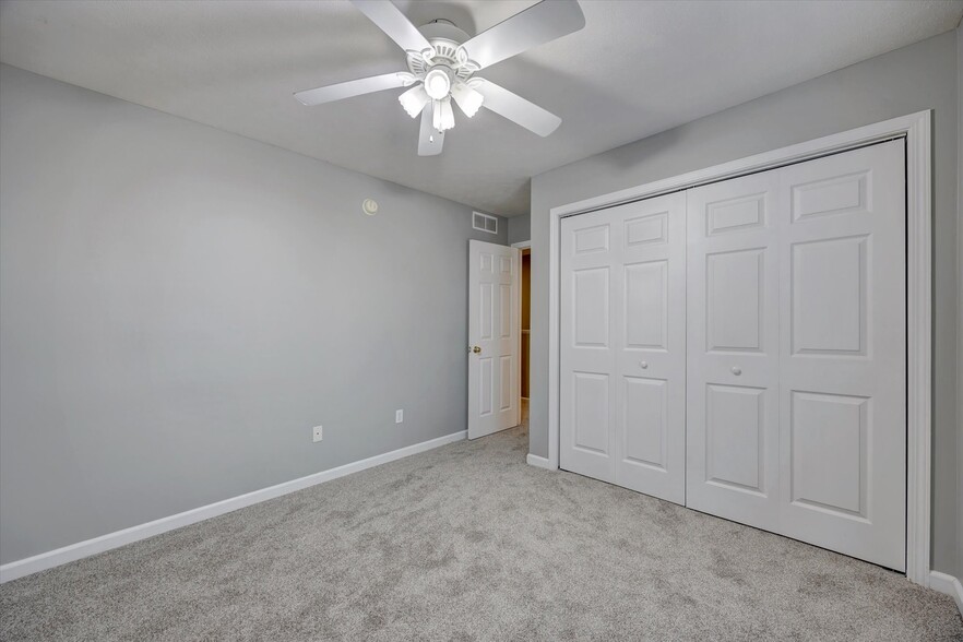 Building Photo - 3499 S Oaklawn Cir