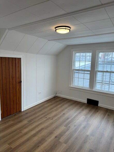 Building Photo - 204 Feltz St