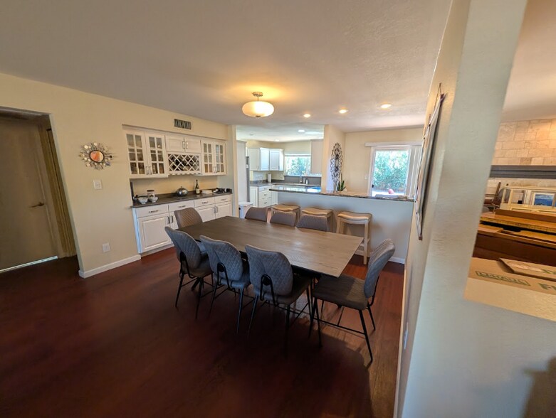 Building Photo - 4909 E Presidio Rd