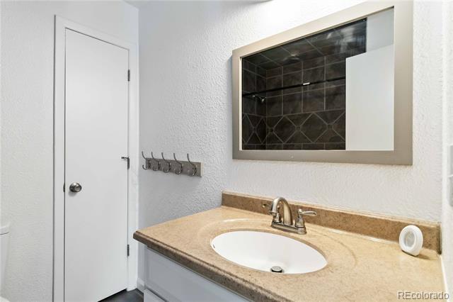 Building Photo - 11941 S Clayson St