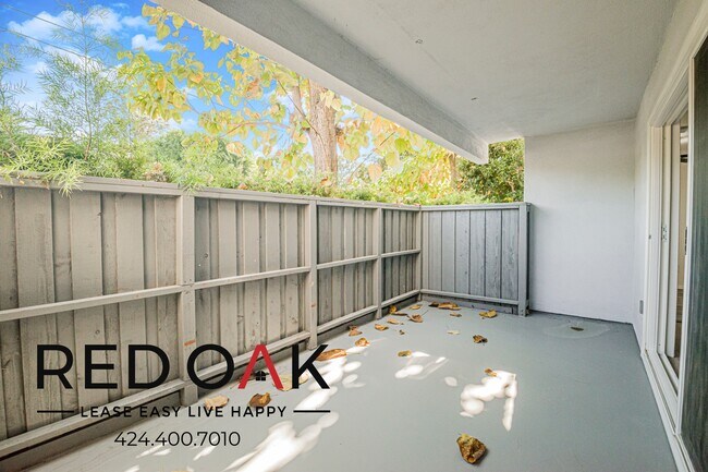 Building Photo - 4433 Colbath Ave