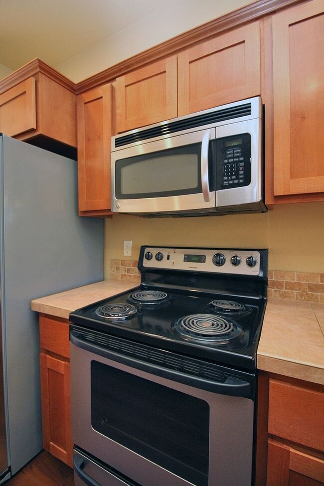 Building Photo - 2945 SW 187th Ave