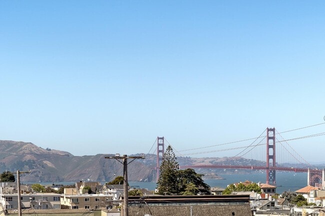 Building Photo - 499 33rd Ave