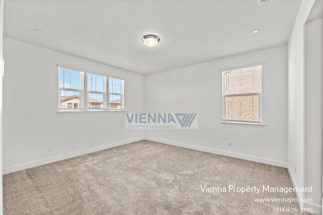 Building Photo - 6000 Waddington Wy