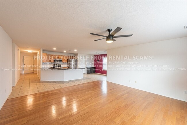 Building Photo - 1384 S Holland Dr