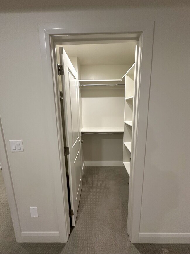 Building Photo - “St. George, Aspen Estates: 5 spacious bed...