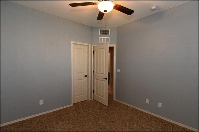 Building Photo - 14365 Valley Light Ct