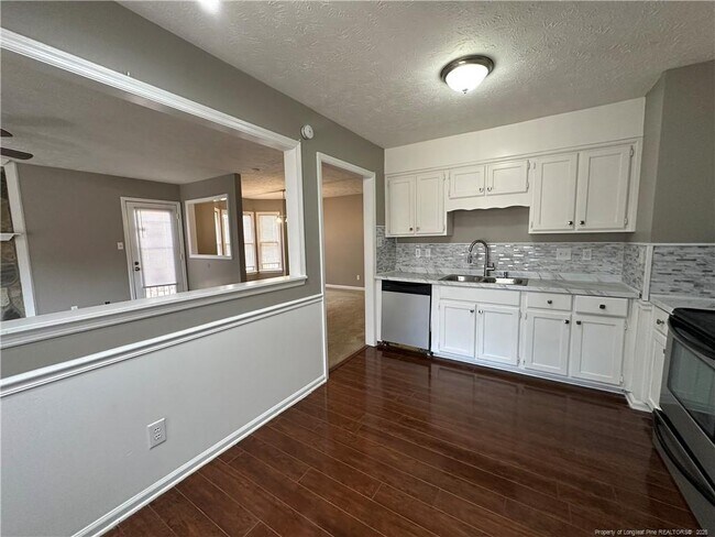 Building Photo - 2678 Rivercliff Rd