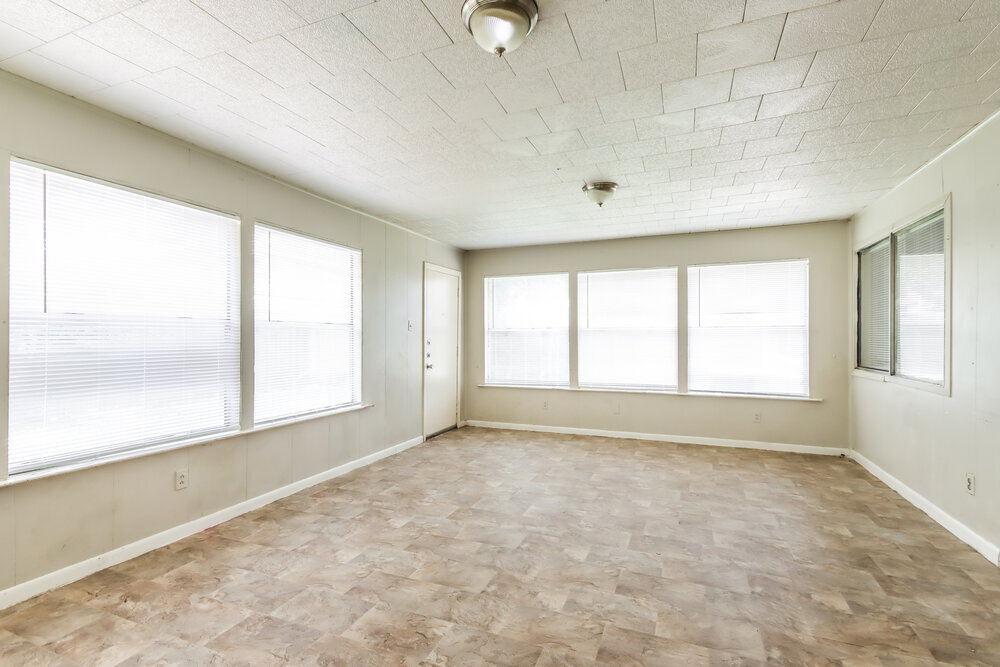 Building Photo - 10618 Plum Lake Dr