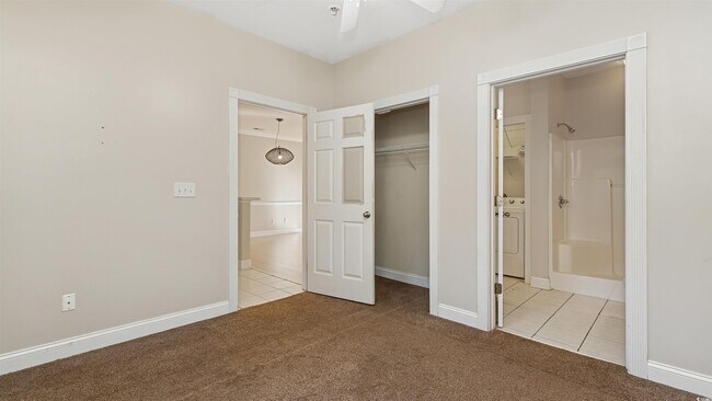 Building Photo - 4880 Dahlia Ct