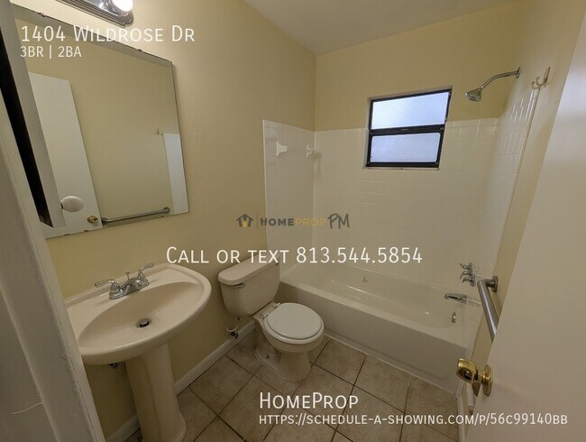 Building Photo - 1404 Wildrose Dr