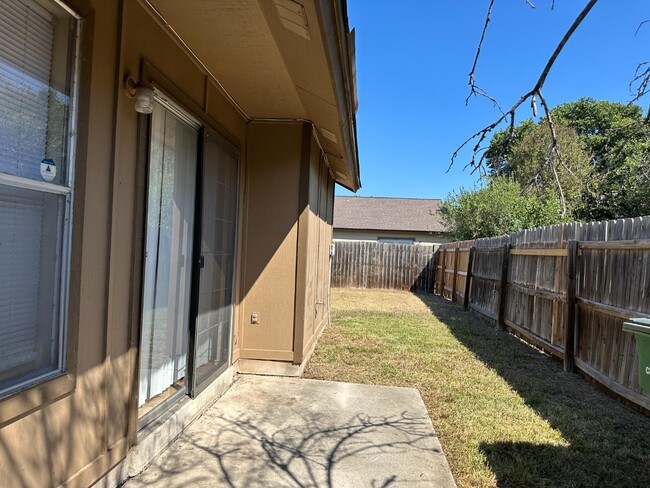 Building Photo - 9933 Ardash Ln