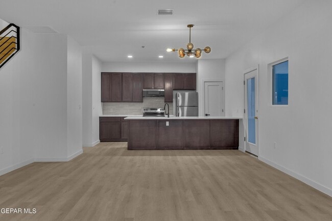 Building Photo - 1519 Golden Hill Terrace