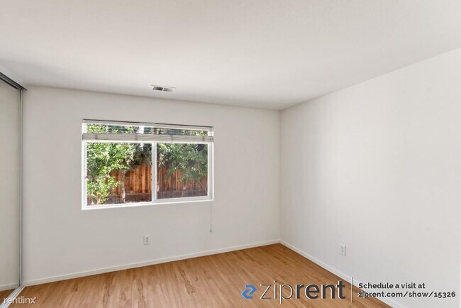 Building Photo - 3 br, 2.5 bath House - 436 Knollcrest Aven...