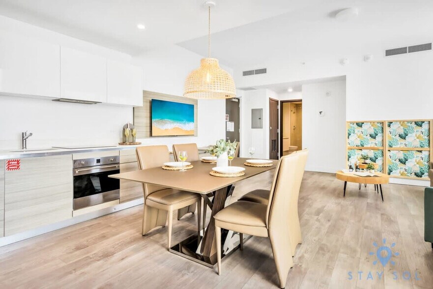 Building Photo - 777 N Ocean Dr