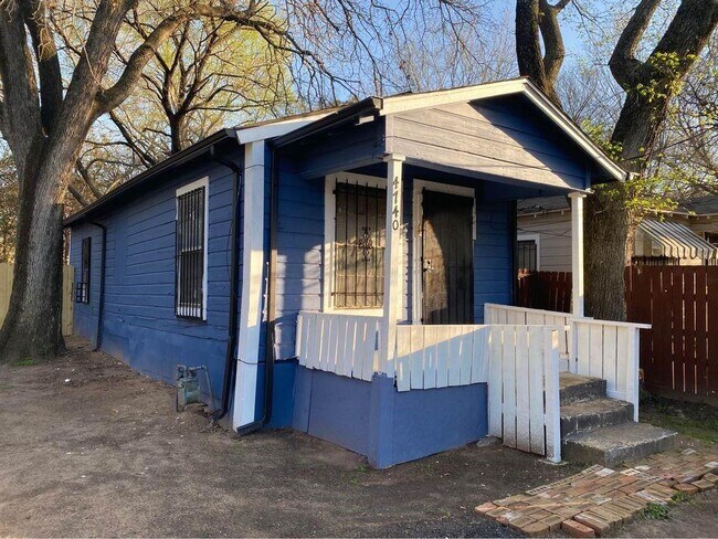 Primary Photo - 4740 Stokes St