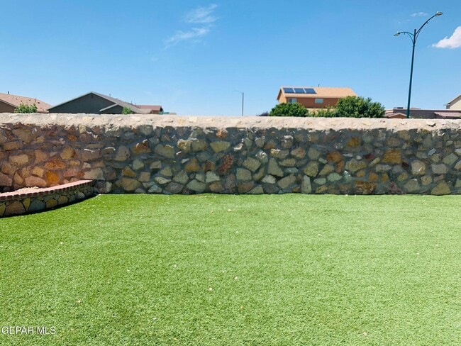 Building Photo - 3837 Loma Cristobal