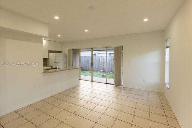 Building Photo - 10361 SW 209th Ln
