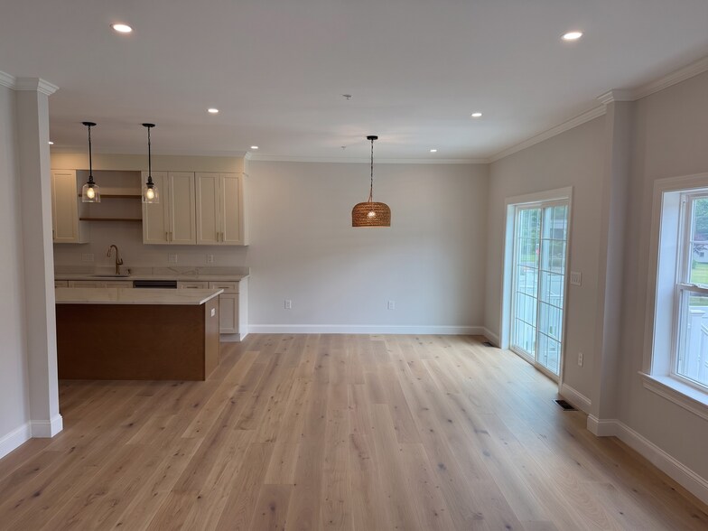 Building Photo - 2 Whitman Cir