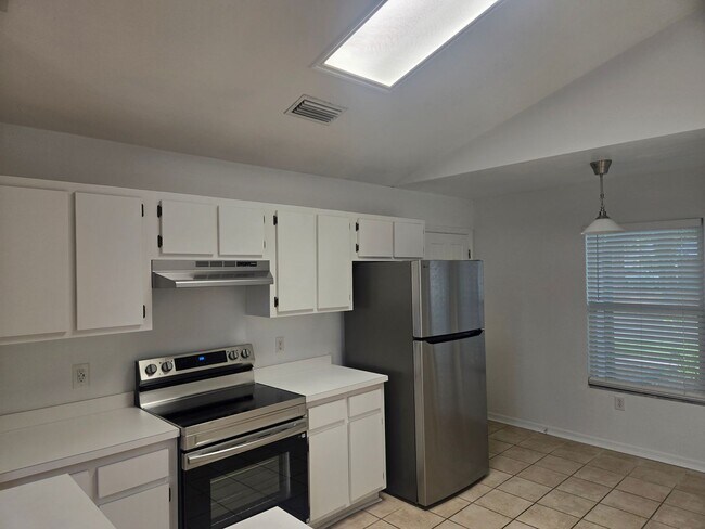 Building Photo - 3 Bedroom/2 Bath Home in Cherry Tree