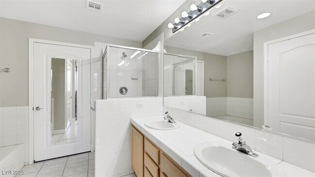 Building Photo - 2325 Windmill Pkwy