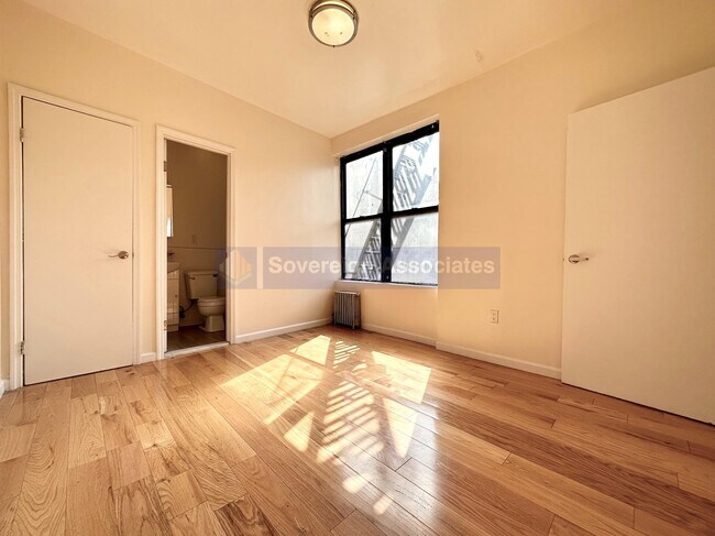 Building Photo - 2 Pinehurst Ave