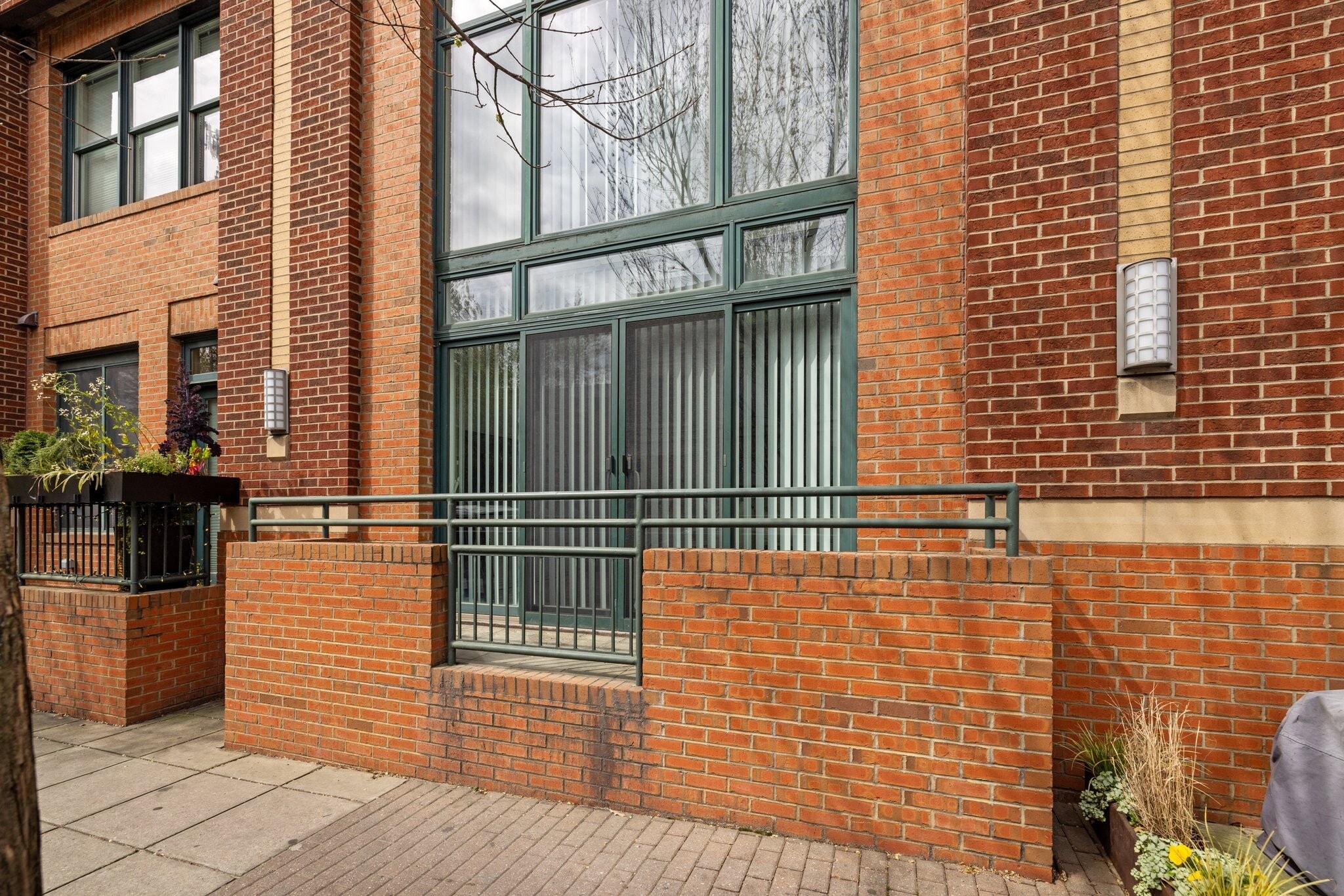 Building Photo - 444 S Blount St