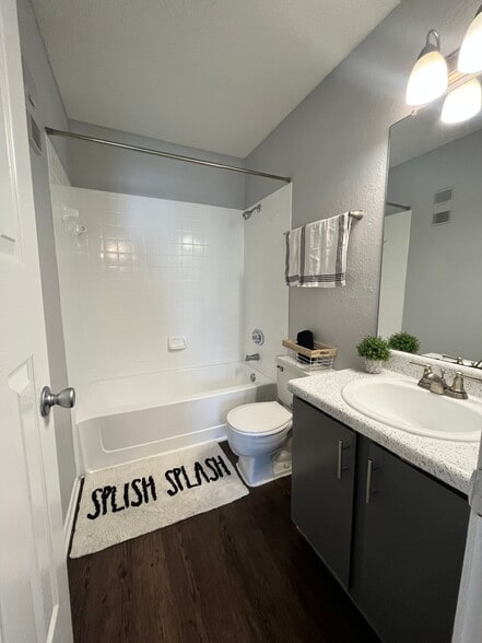 Building Photo - Summerset