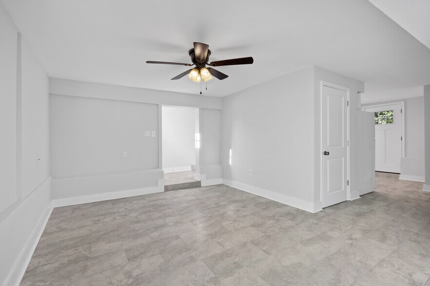 Building Photo - 430 Lawton Ave