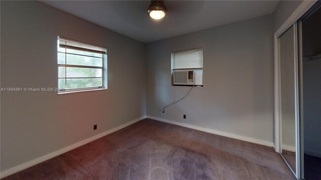 Building Photo - 404 NW 21st Terrace